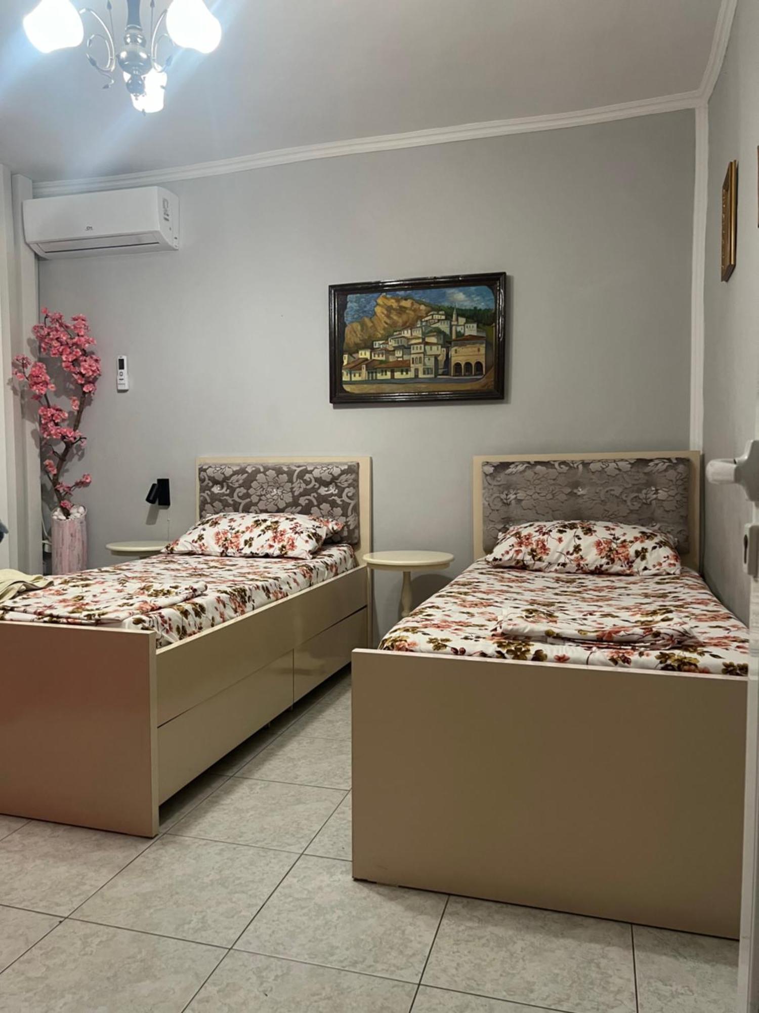 Apartment Geart Berat Buitenkant foto